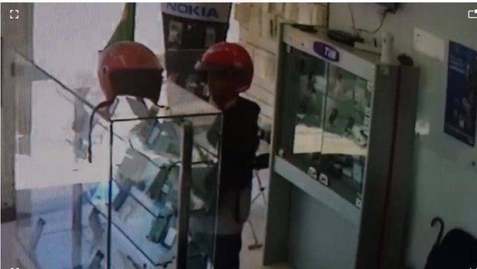 criminosos assaltam loja de celular na cidade de sao bento veja o video
