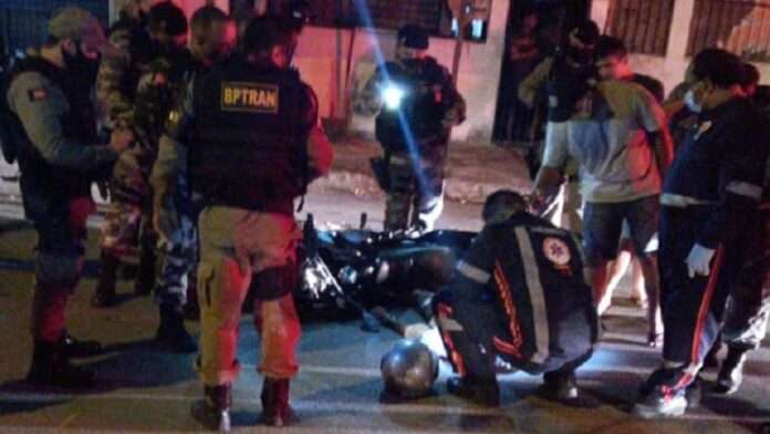 motociclista e morto a tiros no meio da rua na paraiba